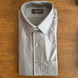 Vintage Van Heusen Qiana Nylon Long Sleeve Button Down shirt